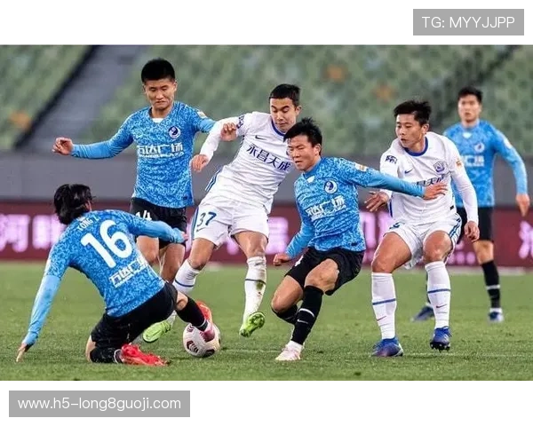 纽卡斯尔联队新赛季备战正式开启 多名新援加盟引发球迷热议